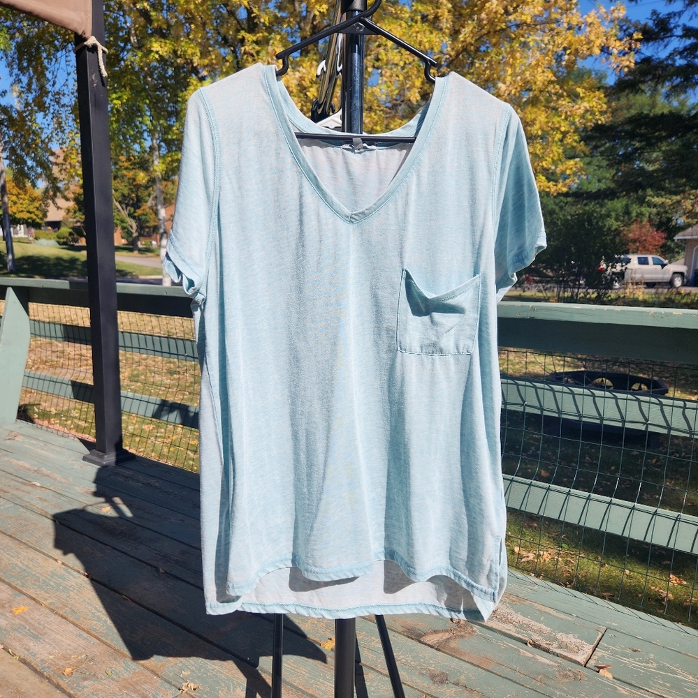 XL light blue t-shirt